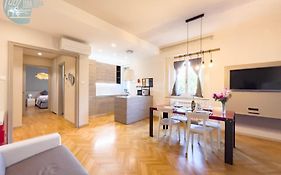 Viale Miramare 123/1 Tirabora Short Rent